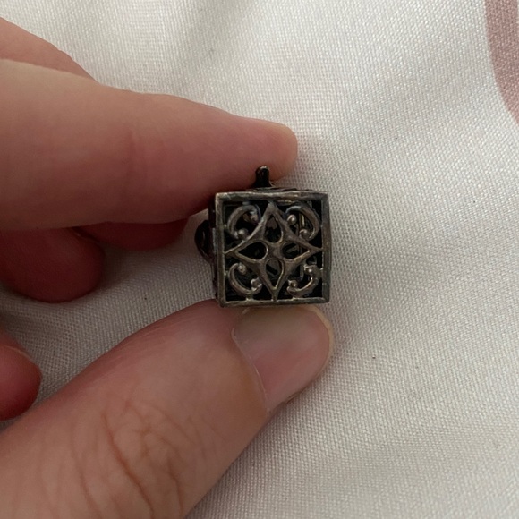 vintage sterling silver prayer box with guardian Angel and snowflake detailing - Picture 4 of 6